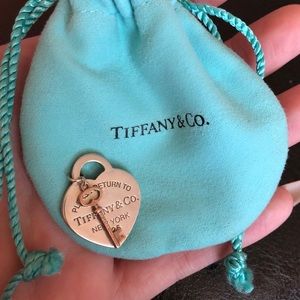 Return to Tiffany Tiffany & Co. necklace pendant